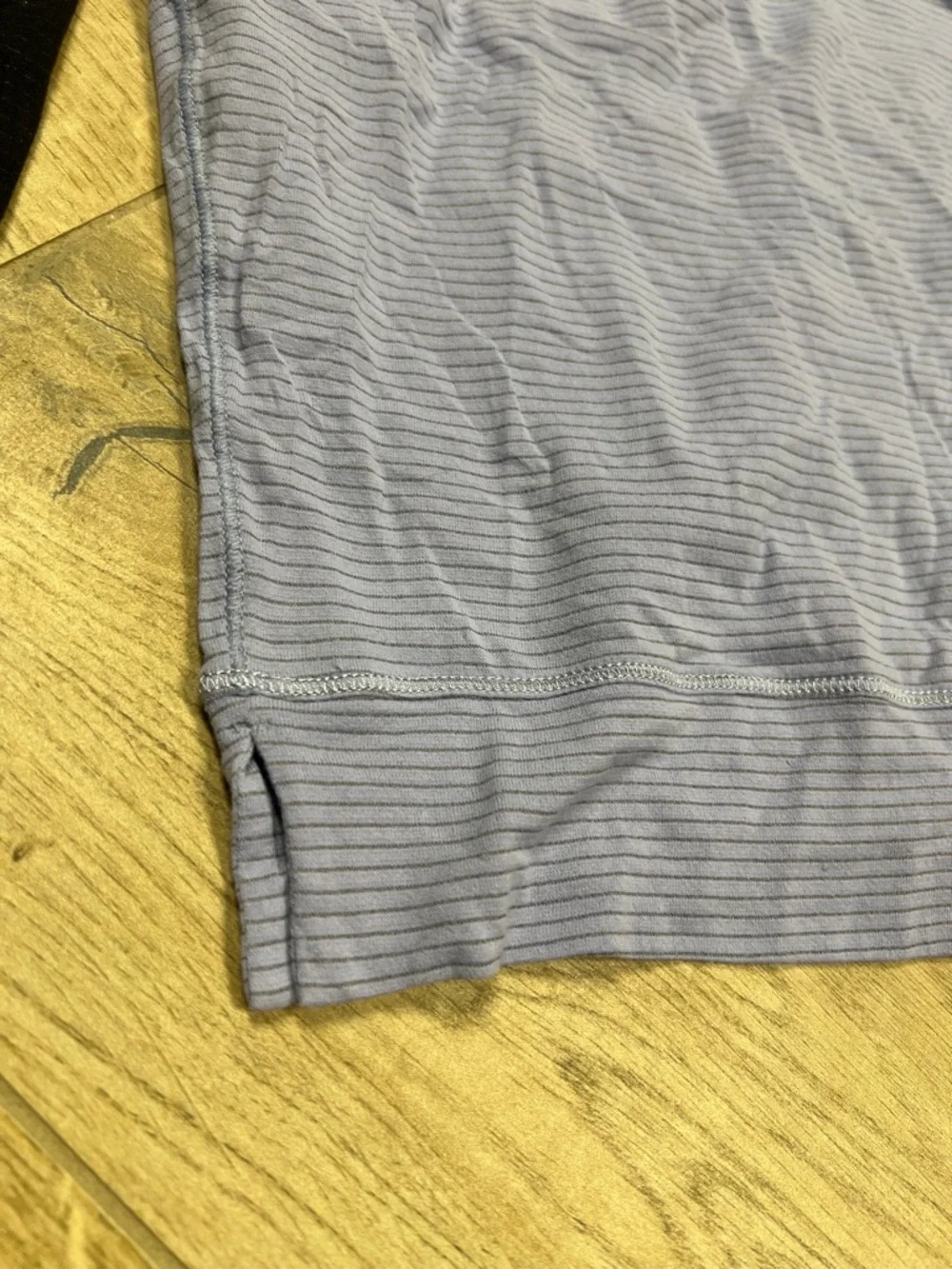 lululemon athletica Techni-Cool Long sleeve - lilac & blk - Picture 3 of 8